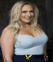 curvaceous milf angel allwood undressing for a lezdom session with bella rossi