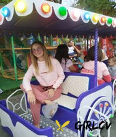skinny blonde amateur katie posing in her sexy sportswear in public144490