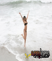 famous indian nude model sunny leone poses in black swimsuit on the beach28956