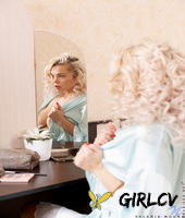 gorgeous blonde valeria mour touches up her makeup before posing naked14716