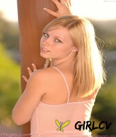 golden haired babe mary anne plays with her pussy lips & toys her butthole61130
