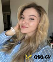 pretty onlyfans babe all about diana posing in her hot outfits in a solo