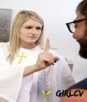 blonde girl haley reed fucks her stepbrother in the middle of choir practice16450