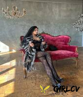 onlyfans babe anastasia vi strips her fur coat & poses in her sexy lingerie159553