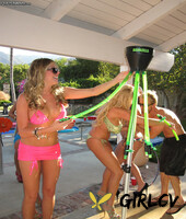 curvy babe kelly madison throws a sexy party and hot babes show their curves13574