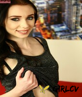 amateur model liz heaven finger-fucks her tasty teen pussy on a couch62693