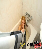 cute girlfriend hope harper getting banged doggystyle in the bathtub24795
