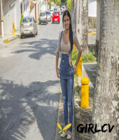sweet latina teen denisse gomez flaunts her stunning figure in jeans