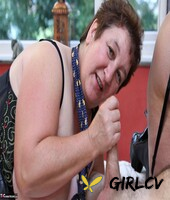 older fatties curvy claire & kinky carol have a threesome on a bed54876