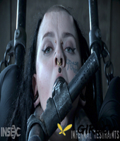 thick sex slave luna lavey finds herself completely restrained in a dungeon53550