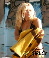 exotic amateur with perky nips eva rubs her clitoris in a hot outdoor solo 43351