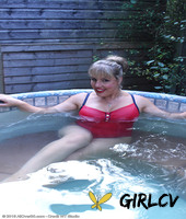 hot fatty mature danielle t sheds swimsuit to pour cold water on her big tits81959