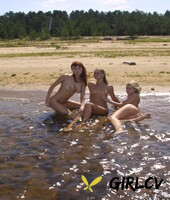 all-natural teenage hotties posing butt naked & playing in the sea water161536