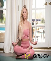 three big bottomed females do yoga in their workout clothes43354