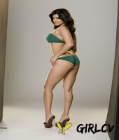 long legged brunette in a bikini sunny leone showing her sexy curves55244