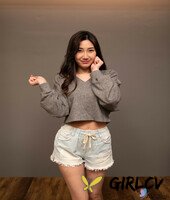 beautiful chinese girlfriend li er gives a handjob & gets fucked doggystyle