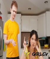 asian teen lulu chu exposes her phat ass before sucking off her stepbrother95688