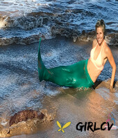 amateur girlfriend makenna blue poses on the beach and shows off her boobs70980