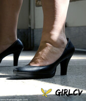 princess donna dolore puts slave girl jade marxxx on a leash & disciplines her