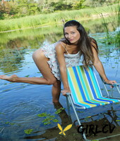 amateur hottie kenya displays her hot clit and her sexy feet by the river