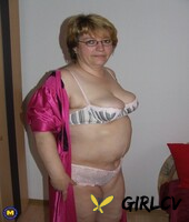 amateur bbw sophie colors her huge tits and spreads her fat pussy211094