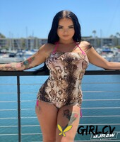 curvaceous stunner payton preslee flaunting her huge melons in a pink bikini194374