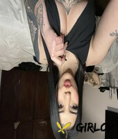 sexy onlyfans cam babe mili pie teases with her big boobs while taking selfies