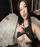 sexy onlyfans cam babe mili pie teases with her big boobs while taking selfies104174