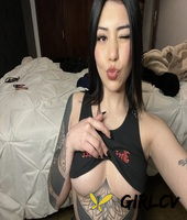 sexy onlyfans cam babe mili pie teases with her big boobs while taking selfies104166