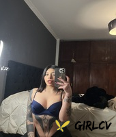 sexy onlyfans cam babe mili pie teases with her big boobs while taking selfies104168