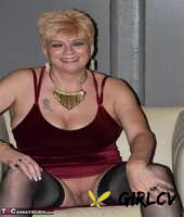 middle-aged amateur dimonty wears no underwear while vacuuming before modeling156228