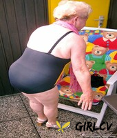blonde granny maschenka teases with her saggy tits in her compilation28103