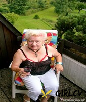 blonde granny maschenka teases with her saggy tits in her compilation28096