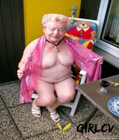 blonde granny maschenka teases with her saggy tits in her compilation28099