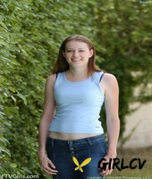 beautiful amateur babe renee getting naked in public and posing shamelessly