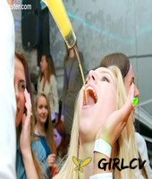 party girls get dance away while getting drunk before needing to suck cock1172