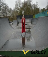 older blonde exhibitionist barby slut exposes herself while at a public park101536